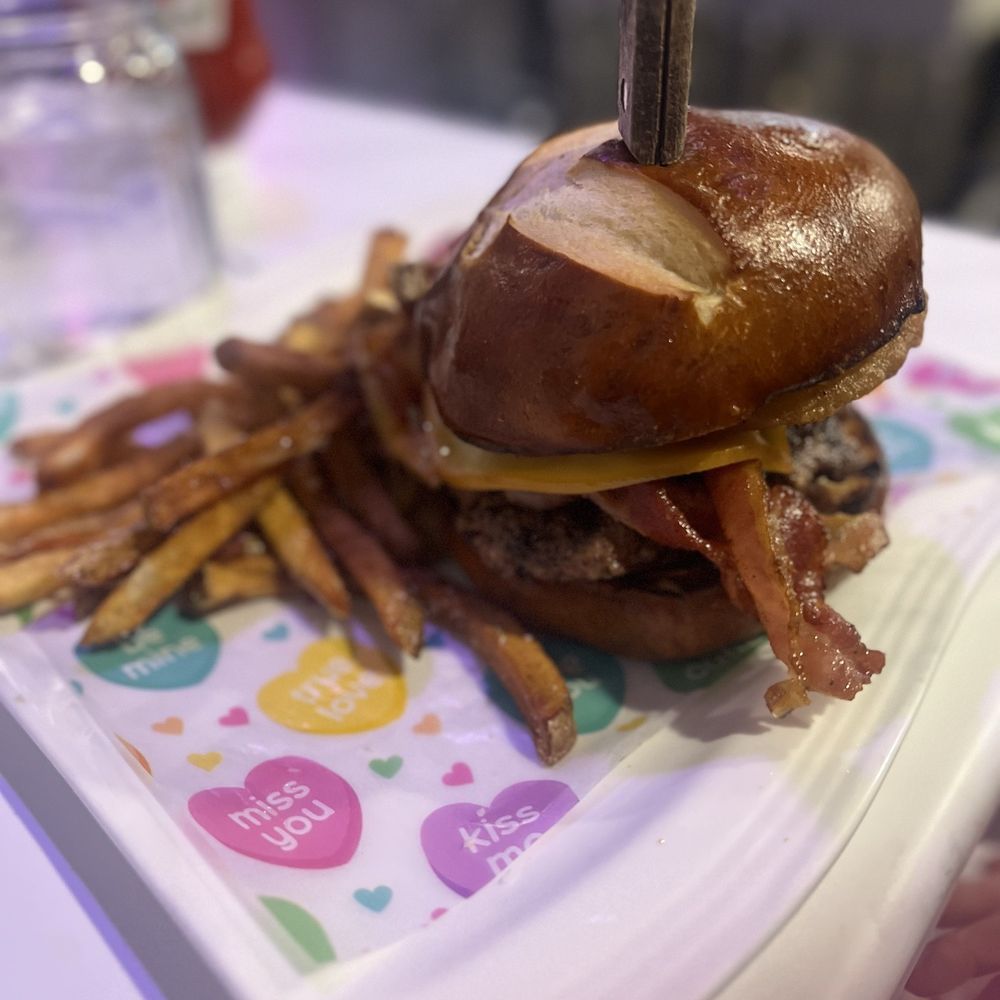 Burger Papi - Burgers Near Me - Chicago, Illinois