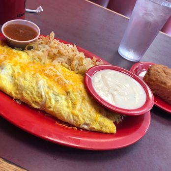 Firehouse Cafe - Loaded Omelette, biscuit & side of gravy - Breakfast & Brunch Near Me - Granbury, Texas