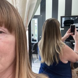 Mantra Beauty Bar - Navi (probably spelled wrong sorry) Did a very nice job on my haircut. He's quiet but efficient and skilled.