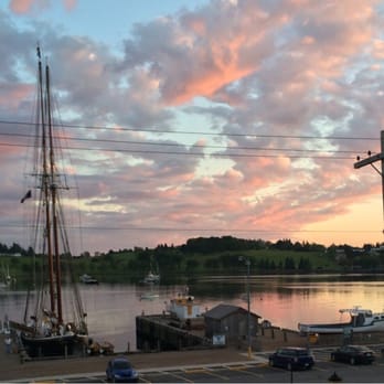 The South Shore Fish Shack - Harbour view from outside - Seafood Near Me - Lunenburg, Nova Scotia The South Shore Fish Shack - Harbour view from outside - Seafood Near Me - Lunenburg, Nova Scotia