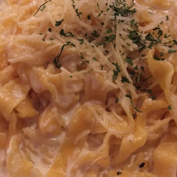 Auntie Pasto's - Homemade fettuccine Alfredo. - Italian Near Me - Honolulu, Hawaii