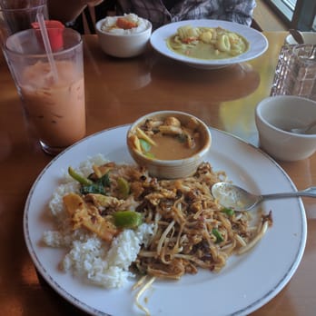 On Rice - Red curry & pad thai lunch combo! No more having to choose just one! - Thai Near Me - Bellingham, Washington