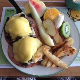 Eggs Ben et Dictine with brie and mushroom, plus ham Eggs Ben et Dictine with brie and mushroom, plus ham