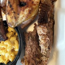 BubbaQue's - Brisket smoked chicken and macaroni and cheese have even pushing on that bladder