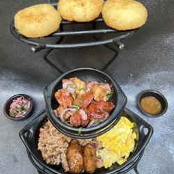 Pollos a La Brasa Mr Mario - Calentado montañero