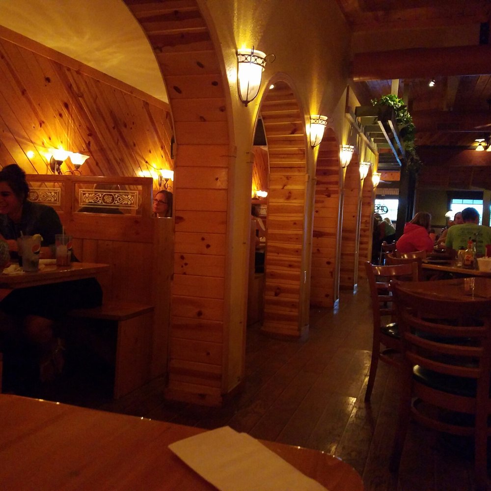 Bungalow Inn - Very cosy restaurant - Breakfast & Brunch Near Me - Manistee, Michigan