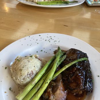 Green Olive Grill - Herb crusted salmon, short ribs, spinach dip! - Mediterranean Near Me - Boiling Springs, South Carolina Green Olive Grill - Herb crusted salmon, short ribs, spinach dip! - Mediterranean Near Me - Boiling Springs, South Carolina