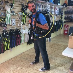 Live2Dive Scuba Company - Wes looks great in his new TUSA gear.  He's even showing off his new Live2Dive T-Shirt!