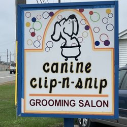 Canine Clip N Snip - Parking lot sign!