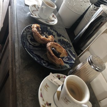 Comme à Lisbonne - Delicatessen Near Me - Paris, 75