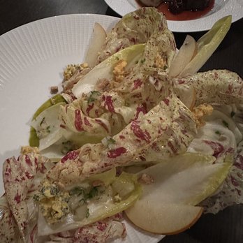 Café Laurel - Blue cheese salad - French Near Me - Miami, Florida
