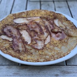 Bacon, cheese and extra smoked chicken. Bacon, cheese and extra smoked chicken.