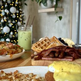 Canadian Eggs Benedict