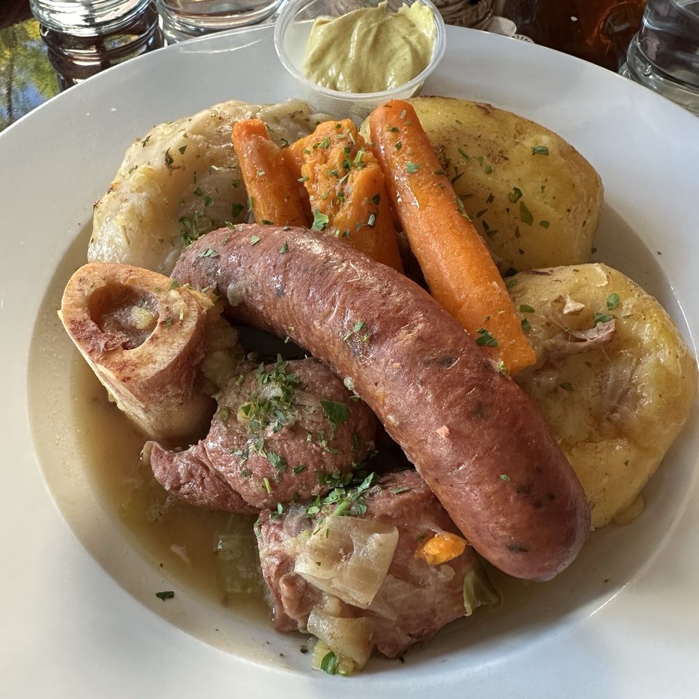 Hansa Brewery - Ossobucco special with sausage, cabbage, carrot and potato - Breweries Near Me - Cleveland, Ohio Hansa Brewery - Ossobucco special with sausage, cabbage, carrot and potato - Breweries Near Me - Cleveland, Ohio