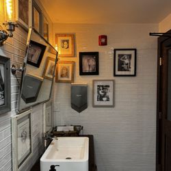 Hudson Malone - Bathroom