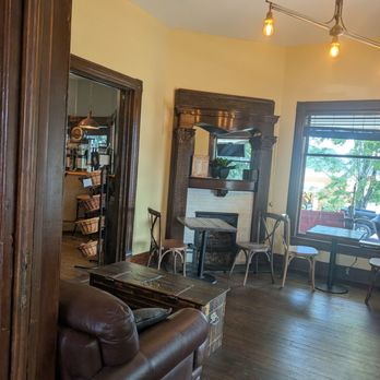 Boulder Creek Coffee - Seating Indoors - Coffee & Tea Near Me - Lawrenceville, Georgia