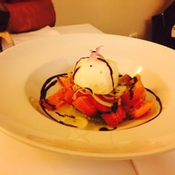 La Aldea - Ensalada de tomates del Perello con Pedro y queso búfala