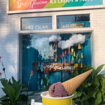 Tasty Toucan - Refreshing summer treat! Flavours: 1/2 Raspberry Chocolate Chunk + 1/2 Orange Pineapple - Ice Cream & Frozen Yogurt Near Me - Stevensville, Maryland