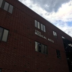 Ellis Healthcare Center - It's a very good hospital, personal very profesional and attentive, missing one of the best doctor, Dr. Pablo López! But overall Excelente!