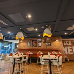 OEB Breakfast - Toronto Street - Decor