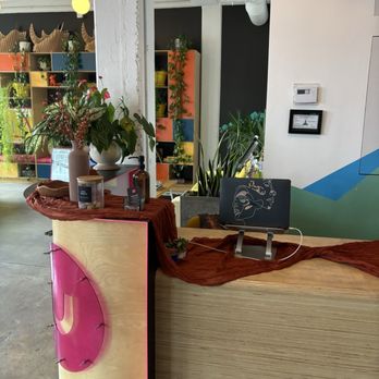 Union Cowork Arts District - Front desk for check in - Venues & Event Spaces Near Me - Los Angeles, California Union Cowork Arts District - Front desk for check in - Venues & Event Spaces Near Me - Los Angeles, California