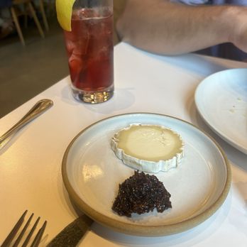 Folk - Cana de oveja, fig jam - New American Near Me - Nashville, Tennessee Folk - Cana de oveja, fig jam - New American Near Me - Nashville, Tennessee