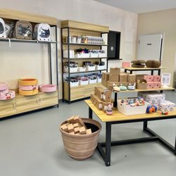 Pawz Pet Cafe - Pet supplies