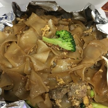 Chillin' Thai Cuisine - Pad see ew with beef - Thai Near Me - El Monte, California