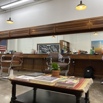 Cutthroat - Table with light reading - Barbers Near Me - Houston, Texas Cutthroat - Table with light reading - Barbers Near Me - Houston, Texas