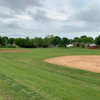 Amerine park - 2 baseball diamonds in a big field - Parks Near Me - Maryville, Tennessee