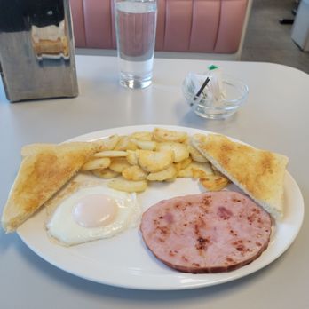 tootsie’s diner - Value priced for small breakfast. - Breakfast & Brunch Near Me - Penticton, British Columbia tootsie’s diner - Value priced for small breakfast. - Breakfast & Brunch Near Me - Penticton, British Columbia