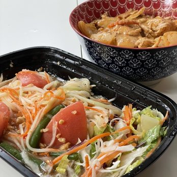 Khao Thai Cuisine - Papaya salad and curry - Thai Near Me - Englewood, New Jersey
