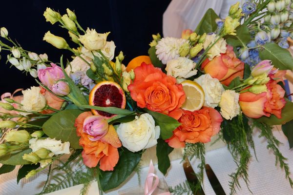 Bee & Pollen by null