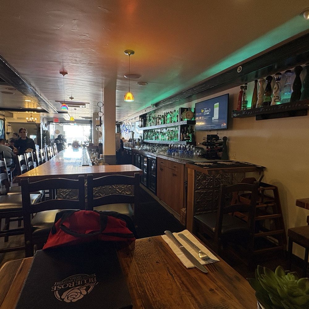 Inside/Bar
