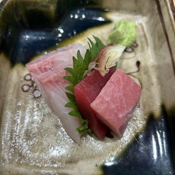 Komatsubaki - Yellowtail, maguro and o-toro sashimi - Japanese Near Me - Paris, 75