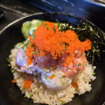 Grindz - Aloha infused Poke - Rice bowl with salmon tuna and crab meat - Poke Near Me - Monrovia, California
