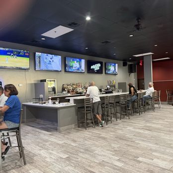 Straw Hat Pizza - Pizza Near Me - Bakersfield, California Straw Hat Pizza - Pizza Near Me - Bakersfield, California