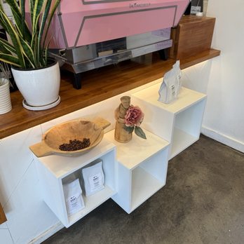 Dart Coffee Co - Coffee Roasteries Near Me - Santa Barbara, California