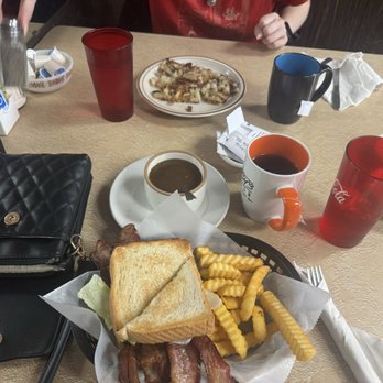 Rosy's Diner - BLT, side of fries, side of gravy - Diners Near Me - Escanaba, Michigan