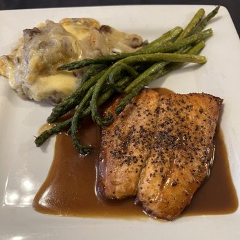 TapRoot - Salmon with Gouda mashed potatoes - New American Near Me - Decatur, Illinois