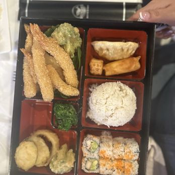 Hunan's Bistro And Sushi - Bento Box - Chinese Near Me - Houston, Texas Hunan's Bistro And Sushi - Bento Box - Chinese Near Me - Houston, Texas