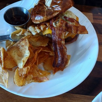 General Denver - Bacon burger with home made chips - Hotels Near Me - Wilmington, Ohio General Denver - Bacon burger with home made chips - Hotels Near Me - Wilmington, Ohio