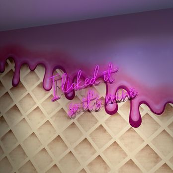 Milky Cereal Bar - Cute wall inside - Ice Cream & Frozen Yogurt Near Me - Kapolei, Hawaii