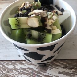 FARMHOUSE FROZEN YOGURT - Bryan