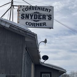 Snyder's Convenient Corner/Cafe - Snyder's Restaurant and Cafe