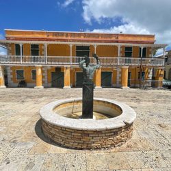 Conch Blower-Freedom Statue
