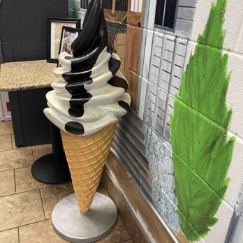 Woody's Ice Cream - Nice decor. - Ice Cream & Frozen Yogurt Near Me - Fairfax, Virginia Woody's Ice Cream - Nice decor. - Ice Cream & Frozen Yogurt Near Me - Fairfax, Virginia