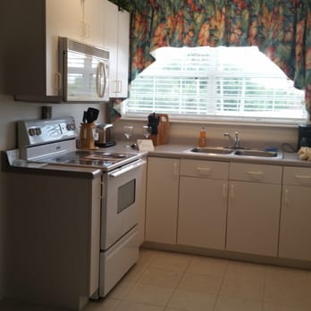 The Cozy Inn - Full kitchen in our honeymoon suite. - Hotels Near Me - St Augustine, Florida