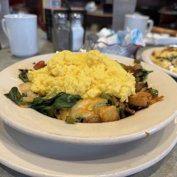 Canteen Restaurant - Veggie skillet - American Near Me - Barrington, Illinois Canteen Restaurant - Veggie skillet - American Near Me - Barrington, Illinois