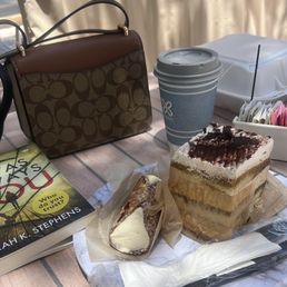 Tiramisu cake and cannoli Tiramisu cake and cannoli
